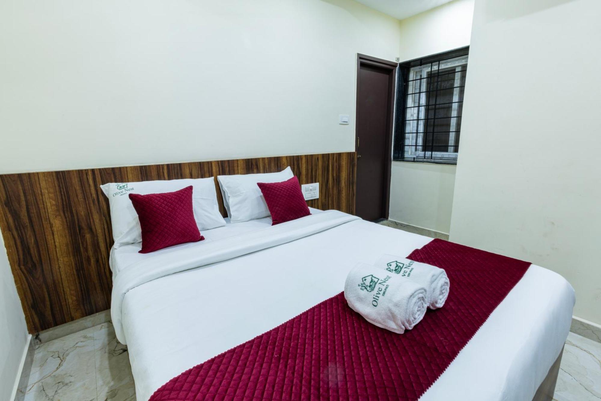 Olive Nest- Tirupati Bus Stand- 300 Meters, Railway Station- 400 Meters Exterior foto